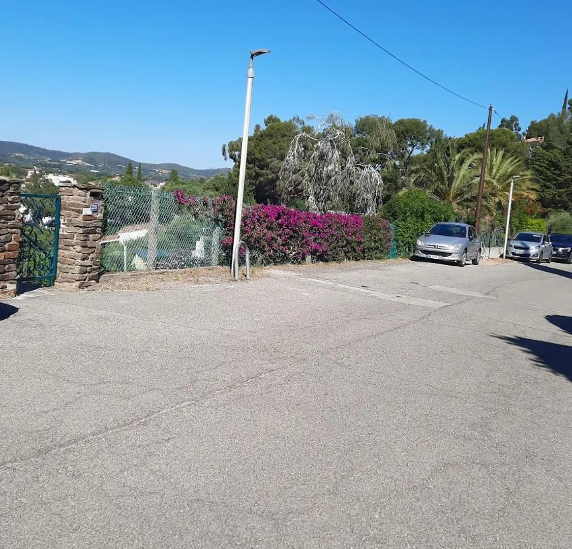 Studio Climatise Lantanas 4 Personnes Le Lavandou Appartement