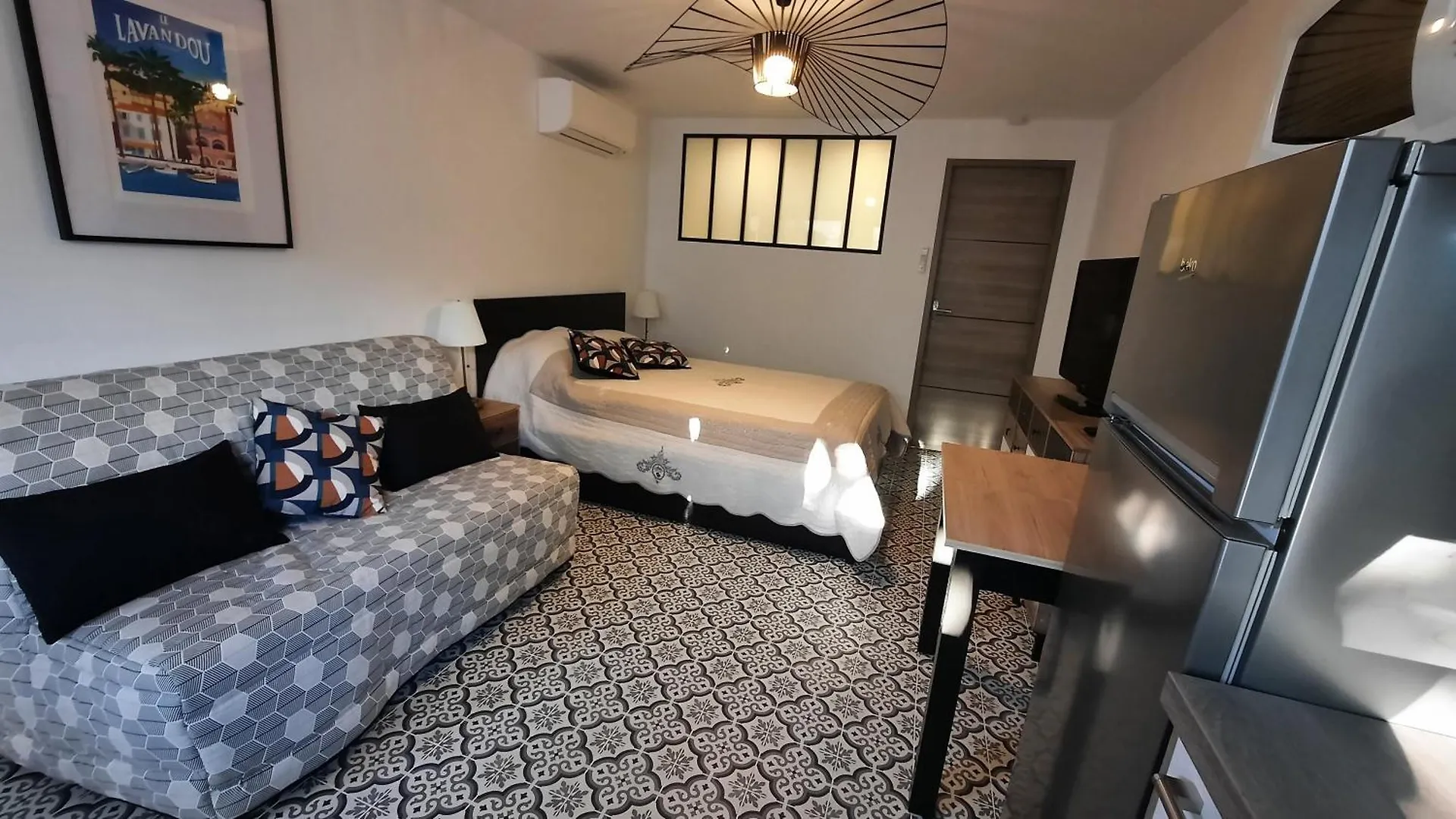 Studio Climatise Lantanas 4 Personnes Le Lavandou