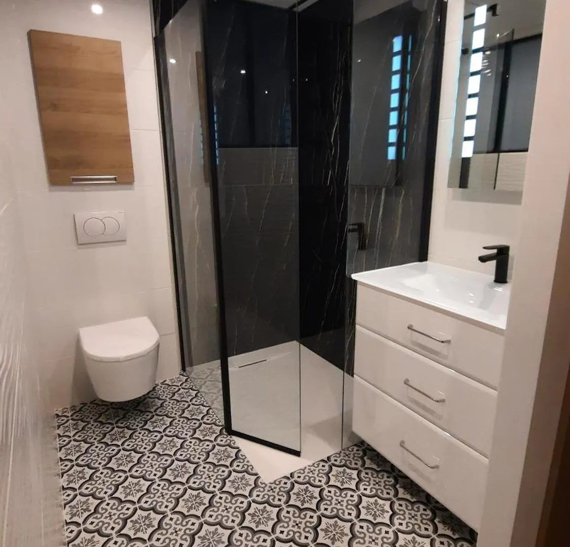 Studio Climatise Lantanas 4 Personnes Le Lavandou Apartment