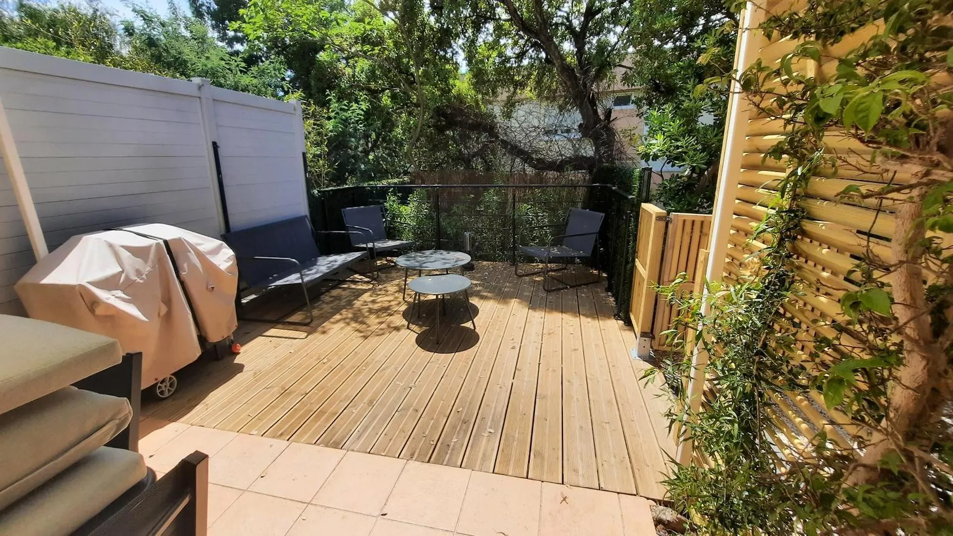 Appartement Studio Climatise Lantanas 4 Personnes Le Lavandou