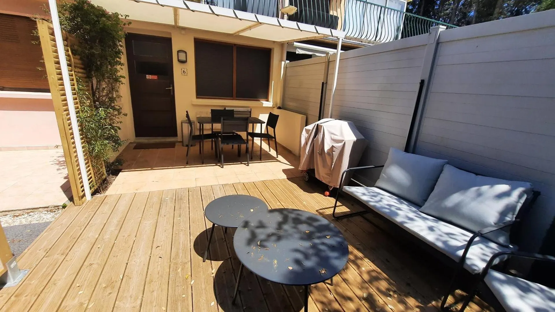 Studio Climatise Lantanas 4 Personnes Le Lavandou France