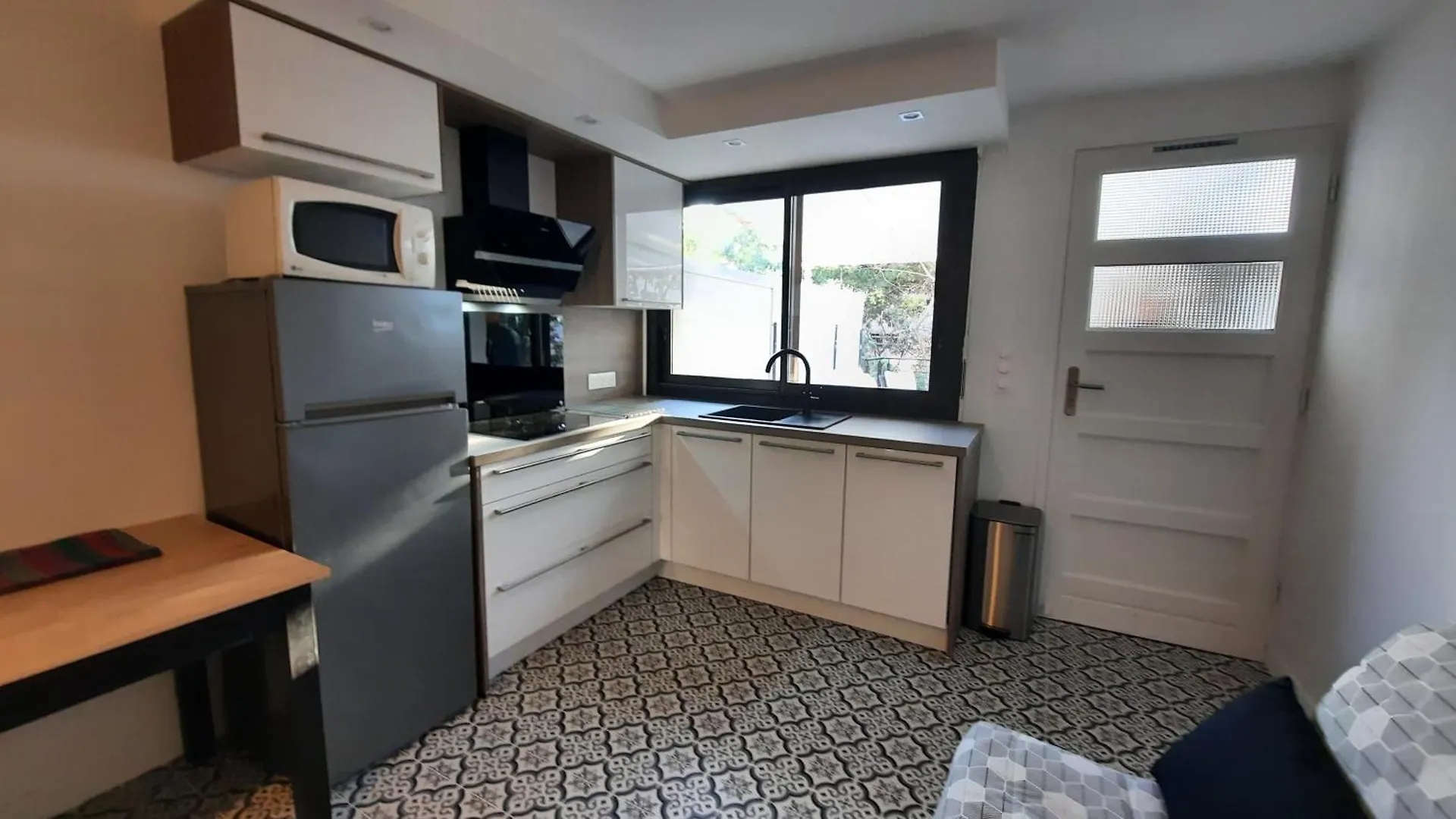 Studio Climatise Lantanas 4 Personnes Le Lavandou Apartamento